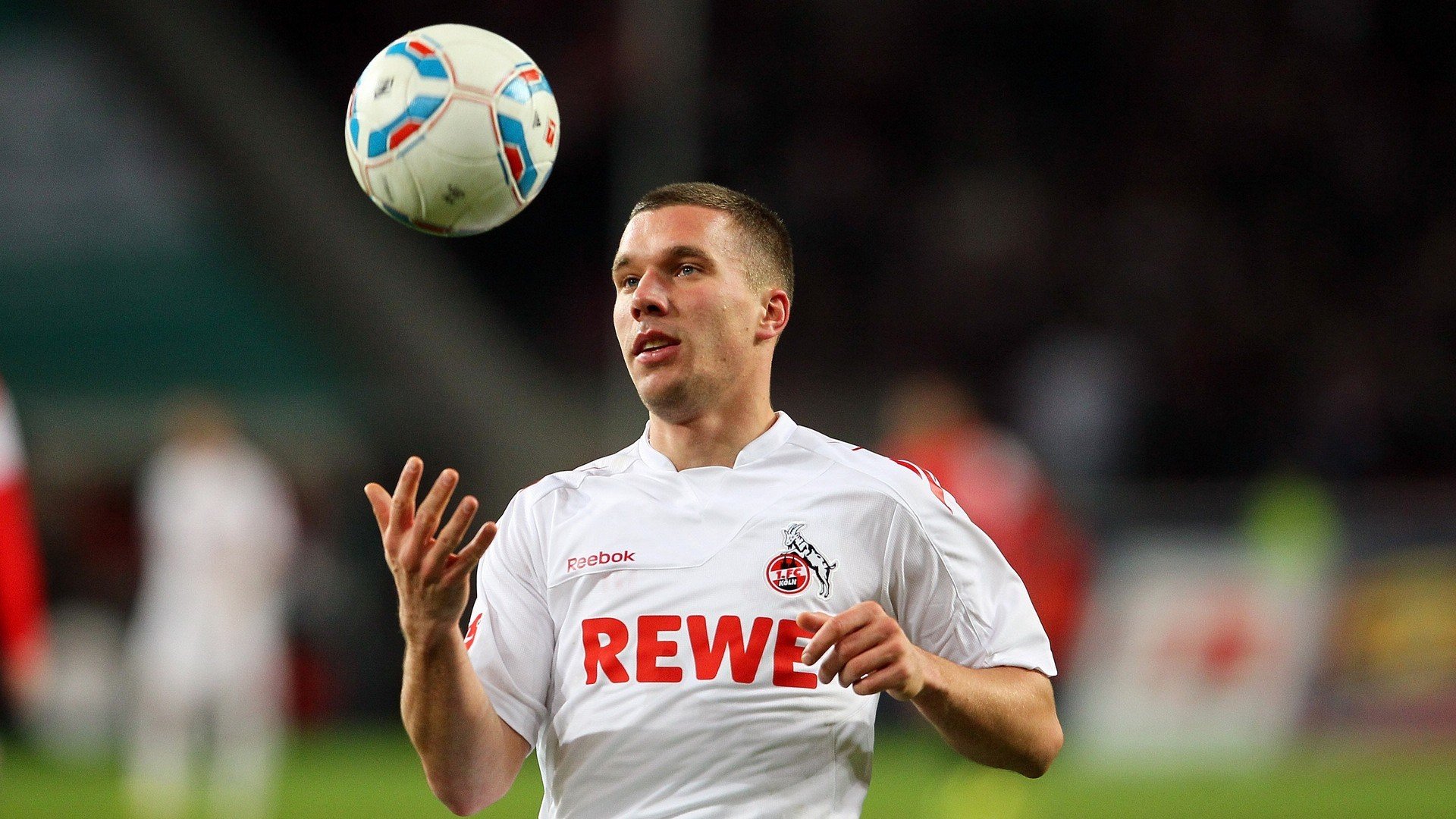 “中国足球产业迎来政策利好,行业未来可期”,中国足球产业产值